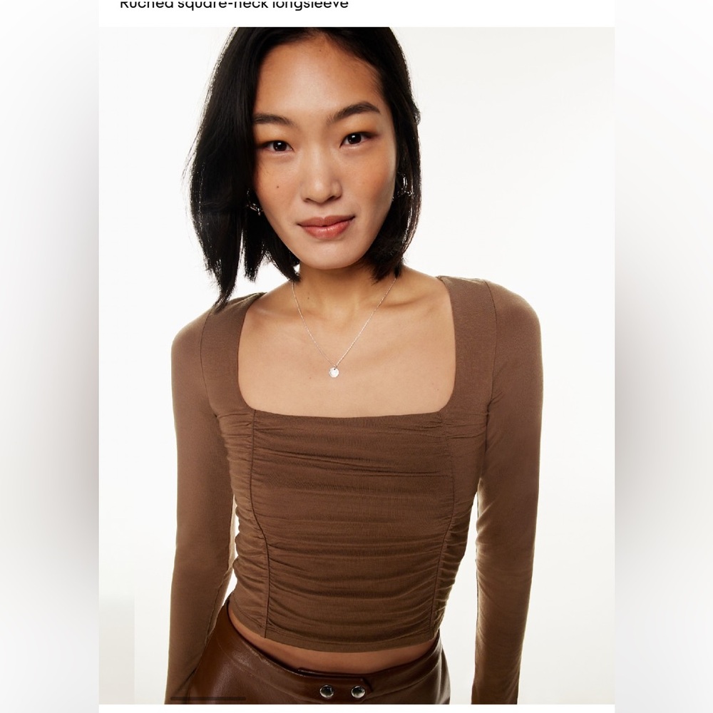 Aritzia Wilfred Square-Neck Ruched Long-Sleeve Top
